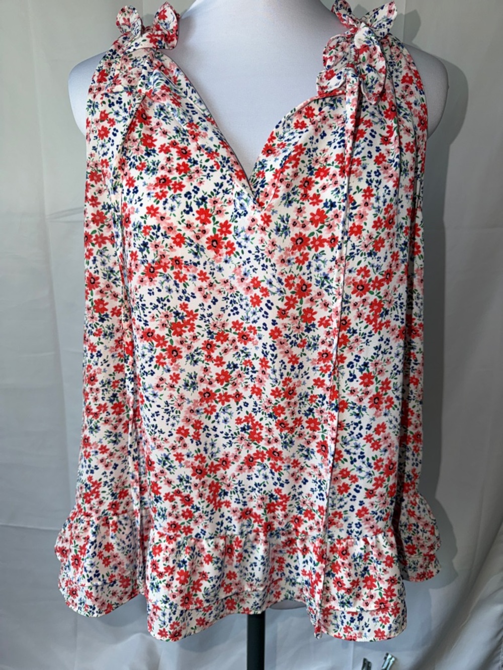 CeCe White Sleeveless Tie-Shoulder top with Red & Blue Floral Print Cottagecore